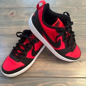 Kids 7Y red and black Nike Court Borough Low Recraft - Like New